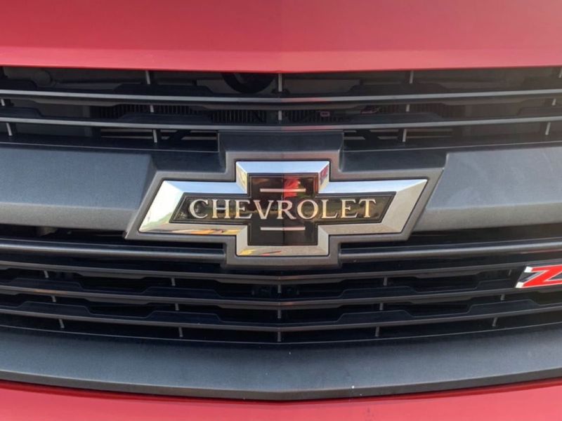 Trim Illusion Emblems
